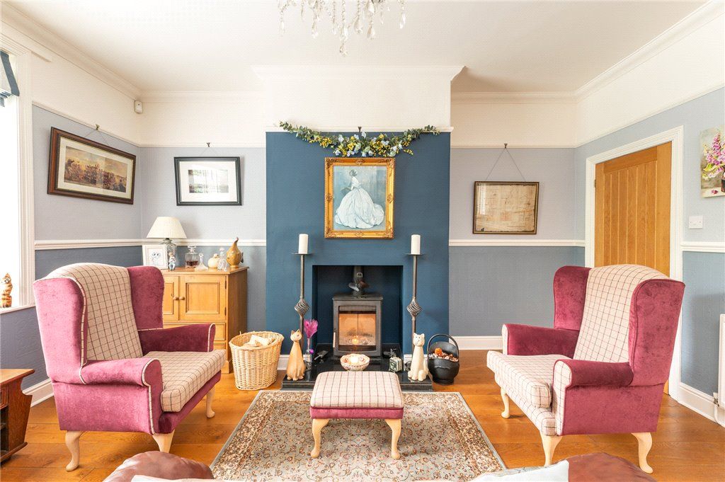Property photo 3 of 33 Albert Street