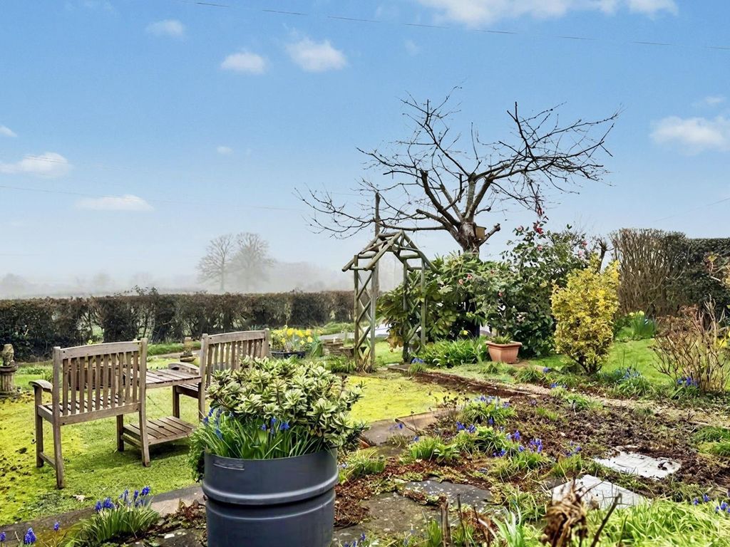 Property photo 2 of 21