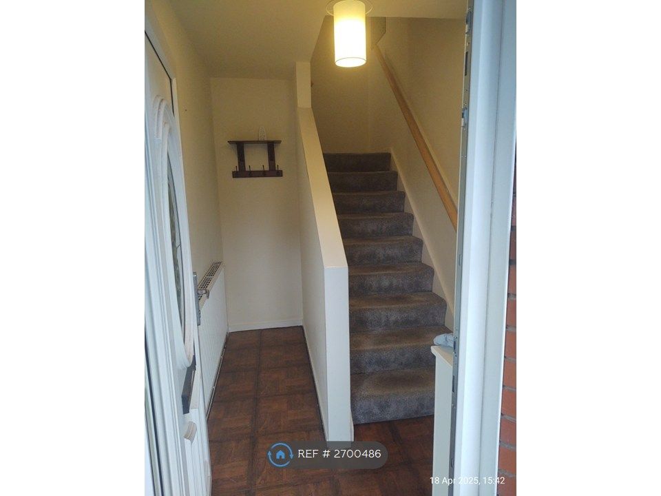 Property photo 3 of 17 Landing