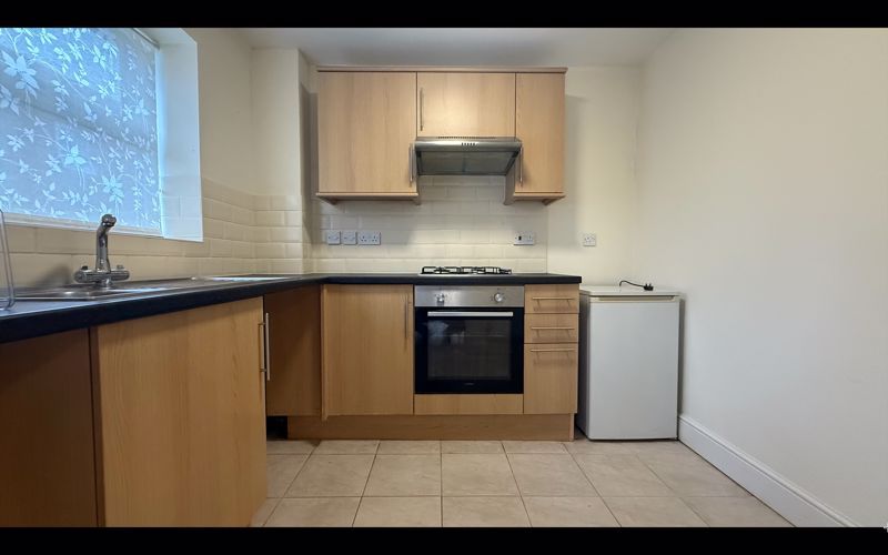 Property photo 2 of 7 Kitchen