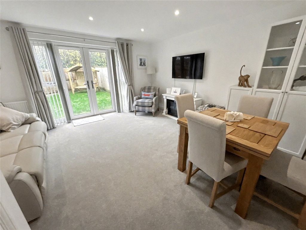 Property photo 2 of 15 Lounge/Diner