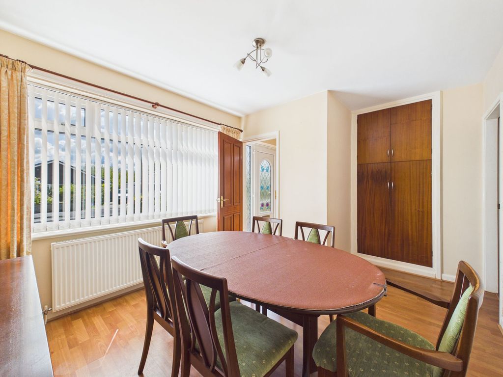 Property photo 3 of 20 Dining Room