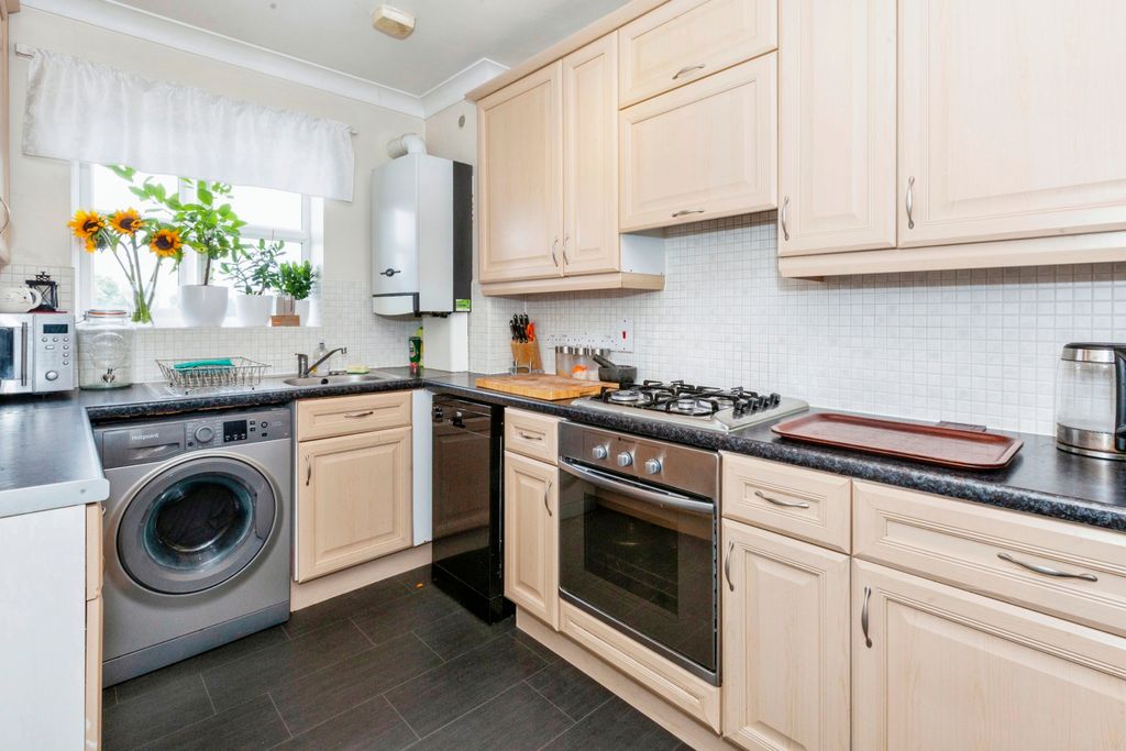 Property photo 2 of 15 Kitchen