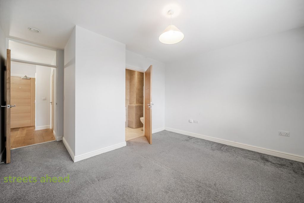 Property photo 3 of 17 d2B84E2F-45B6-49d...
