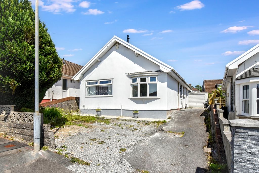 Property photo 1 of 14 Front View
