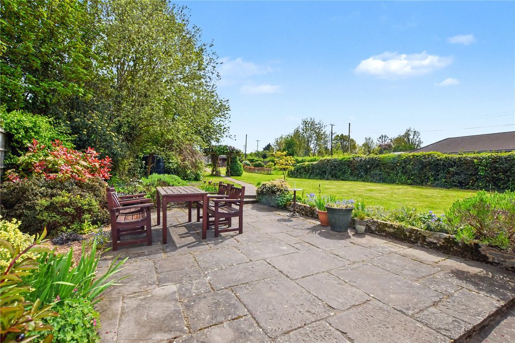 Property photo 2 of 28 Picture No. 05