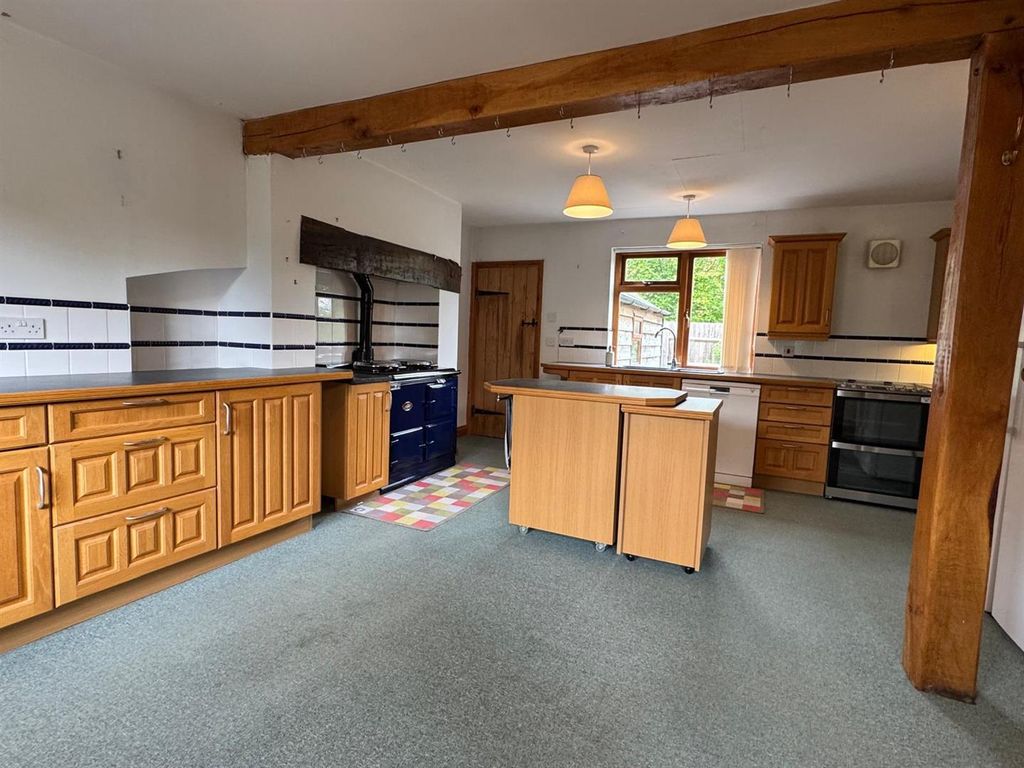 3 bed end terrace house for saleThe Knapp, Bromyard HR7 photo 5