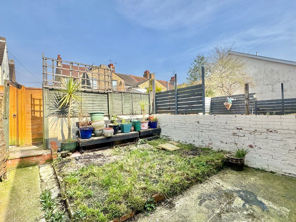 Property photo 2 of 15 Private Garden