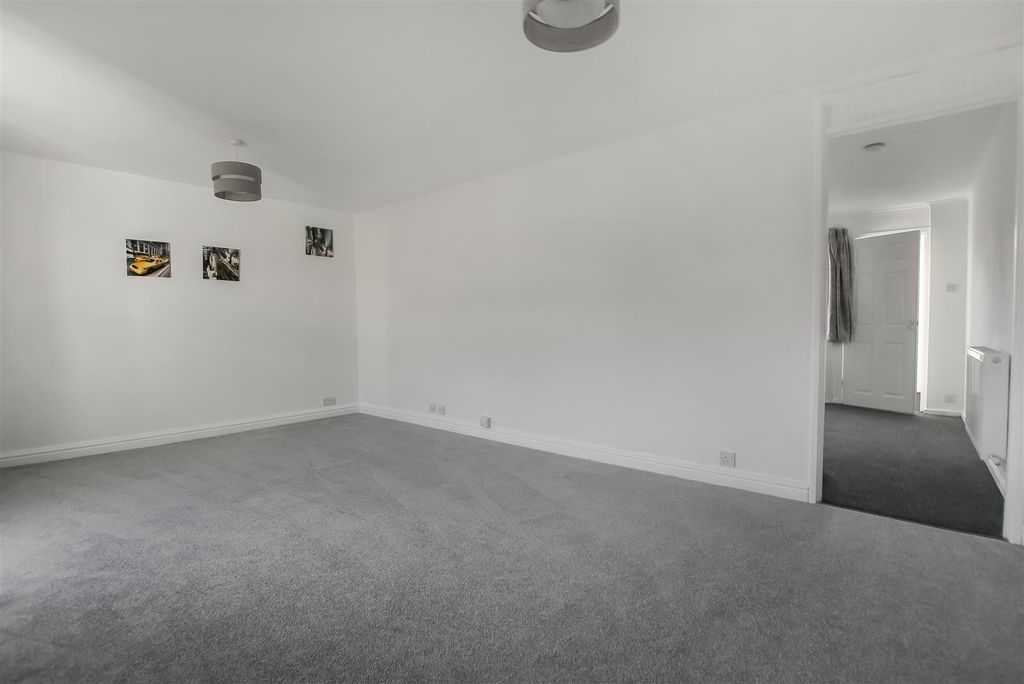 Property photo 3 of 15 Img_9858.Jpg