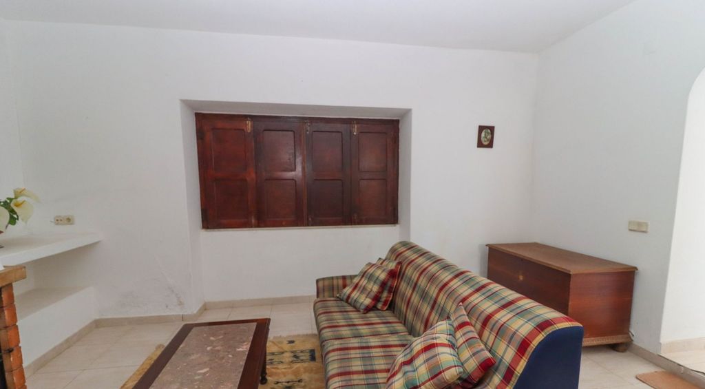 Property photo 3 of 25