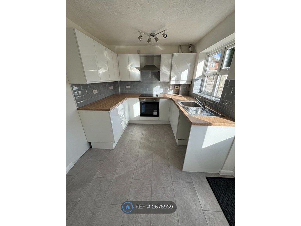 Property photo 2 of 26