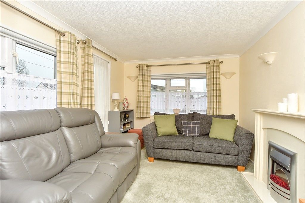 Property photo 3 of 9 Lounge