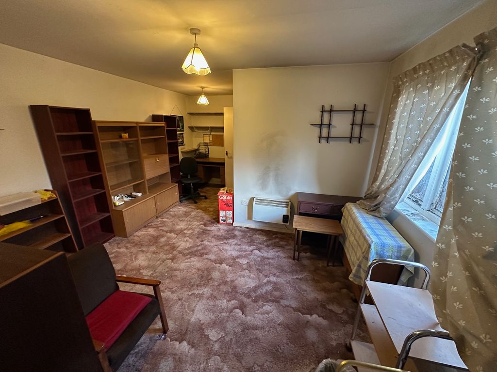 Property photo 3 of 6