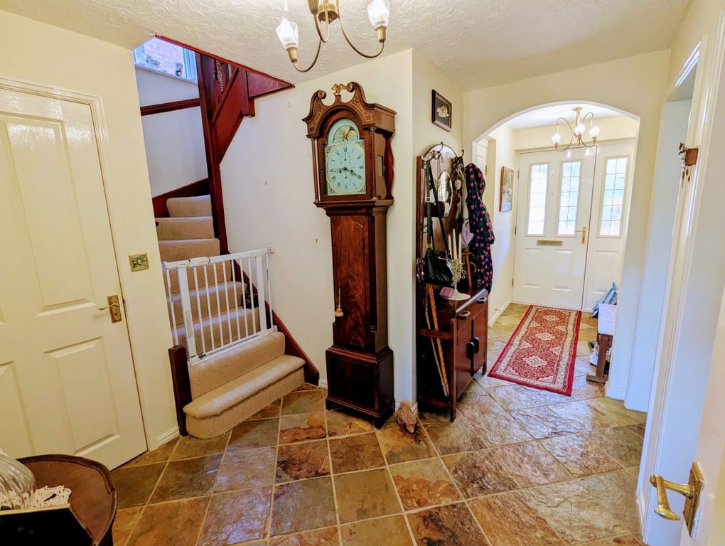 Property photo 2 of 19