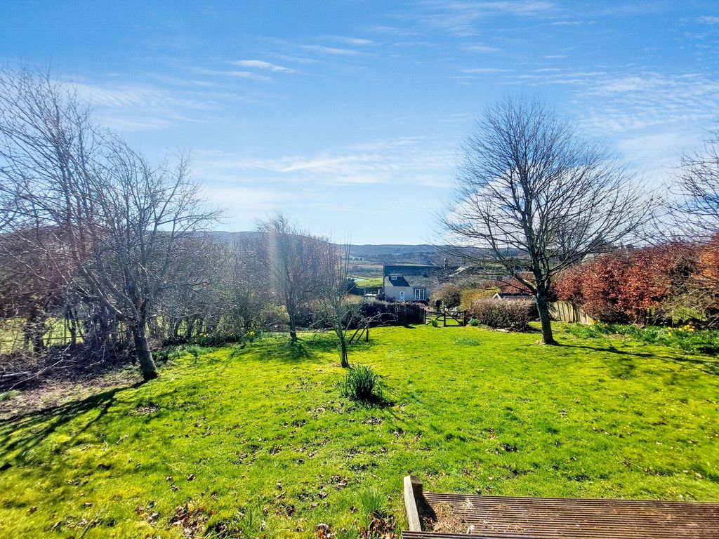 Property photo 2 of 37