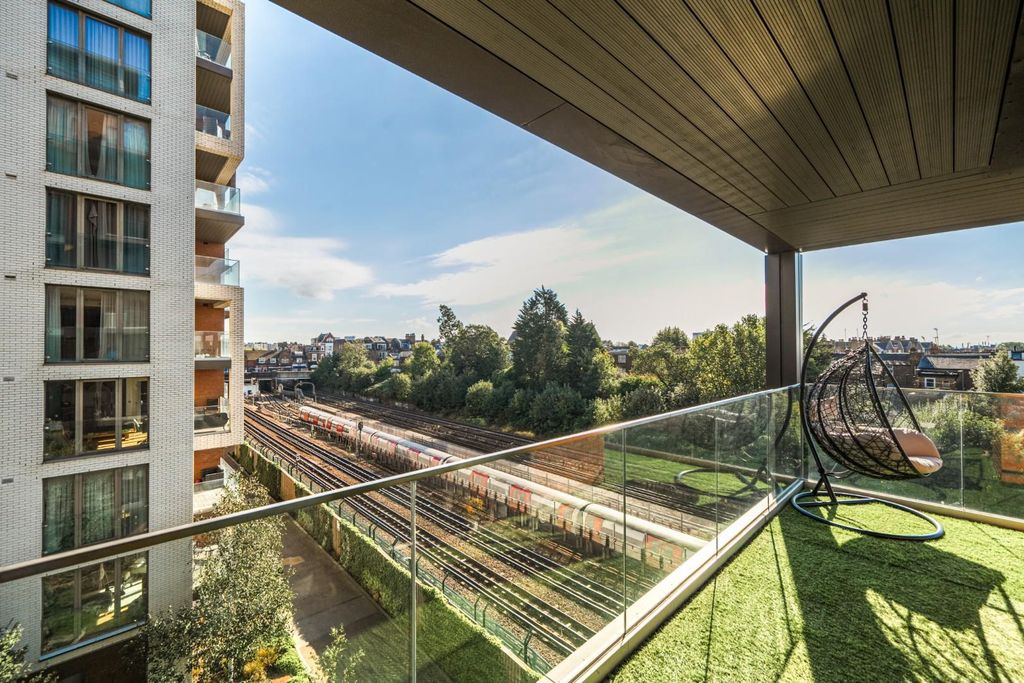 Property photo 3 of 16 Balcony