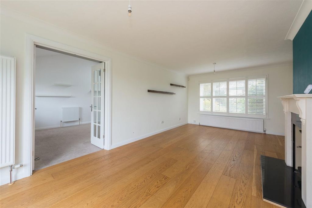 Property photo 3 of 24