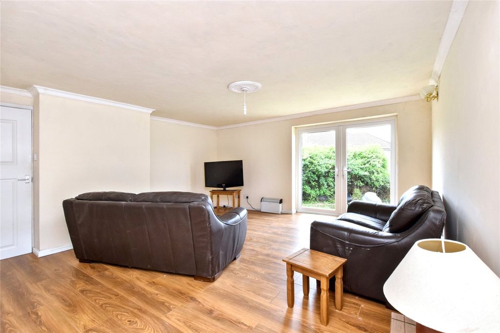 Property photo 2 of 19 Picture No. 12
