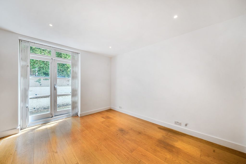 Property photo 1 of 12 Picture No. 16