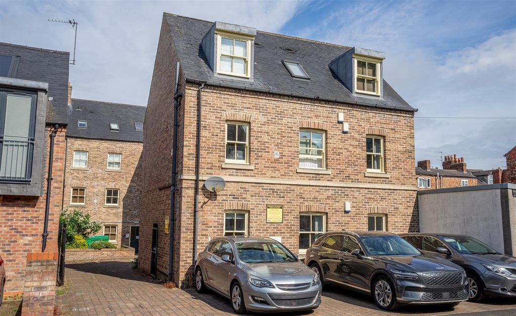 Property photo 1 of 8 11 CC-12.Jpg