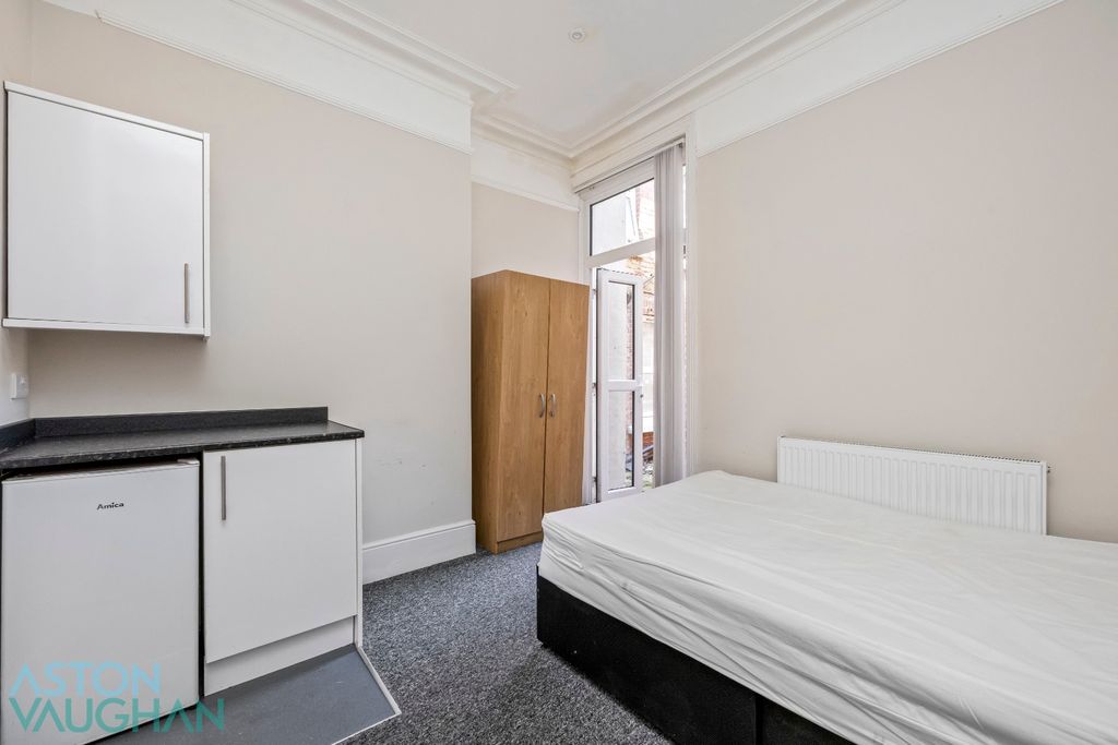 Additional image 6 of 6 bed terraced house to rentRugby Road, Worthing BN11