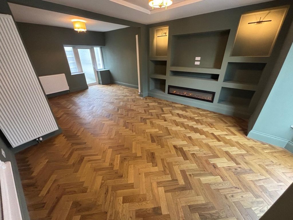 Property photo 2 of 30