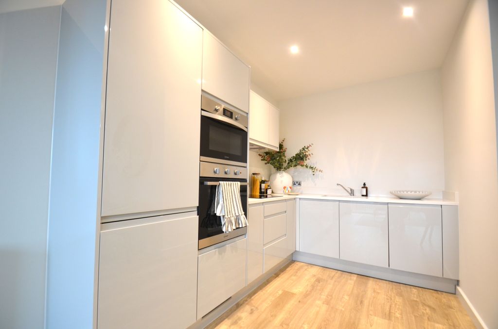 Property photo 2 of 10 Flat 110 Kitchen