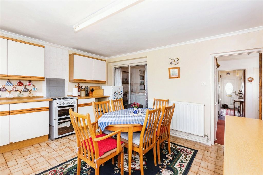 Property photo 2 of 15 Picture No. 28
