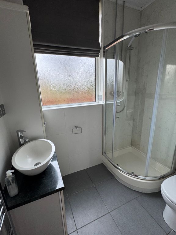 Property photo 3 of 6 Shower 