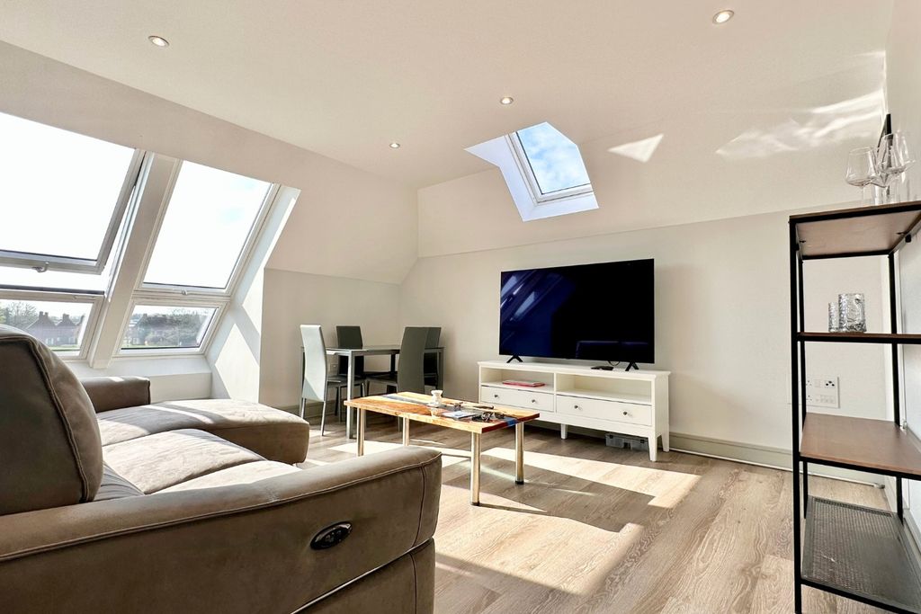 Property photo 2 of 17 5166112