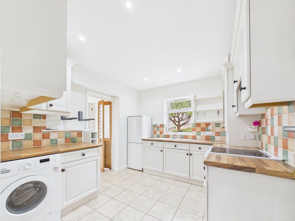 Property photo 2 of 17 Kitchen