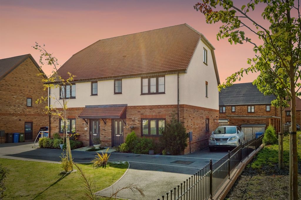 Property photo 1 of 21