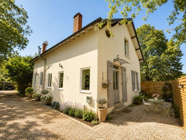 Property photo 1 of 15 Main Exterior View