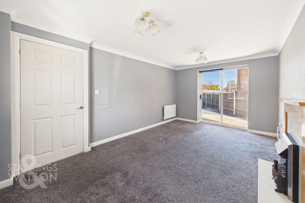 Property photo 2 of 27