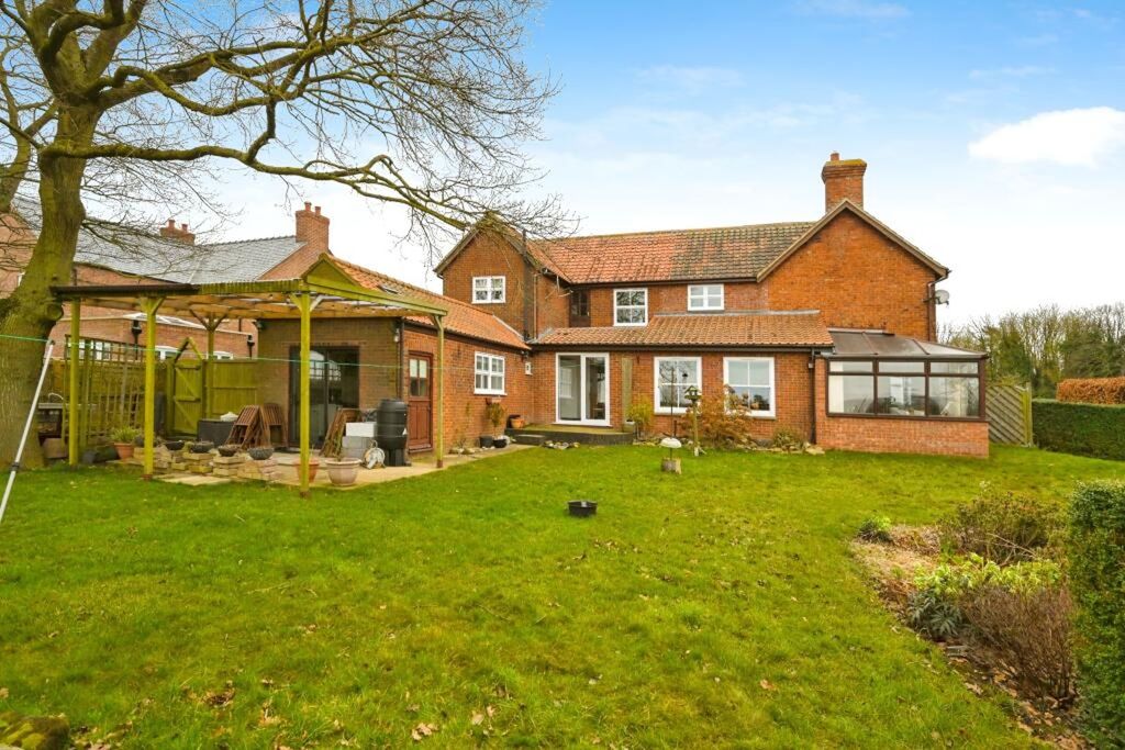 Property photo 3 of 21