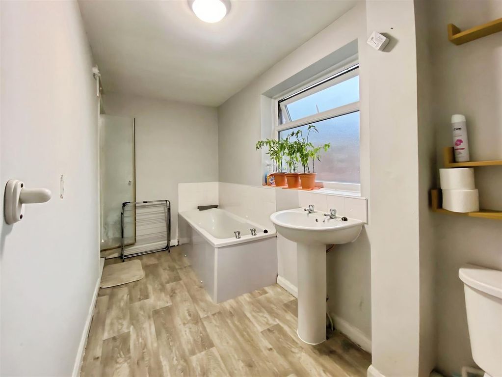 Property photo 3 of 8 53Dae253-Whatsapp 20Image 202026-10-19 20At 204.40