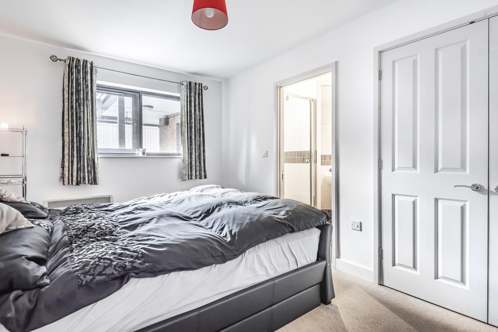 Property photo 3 of 10 Bedroom