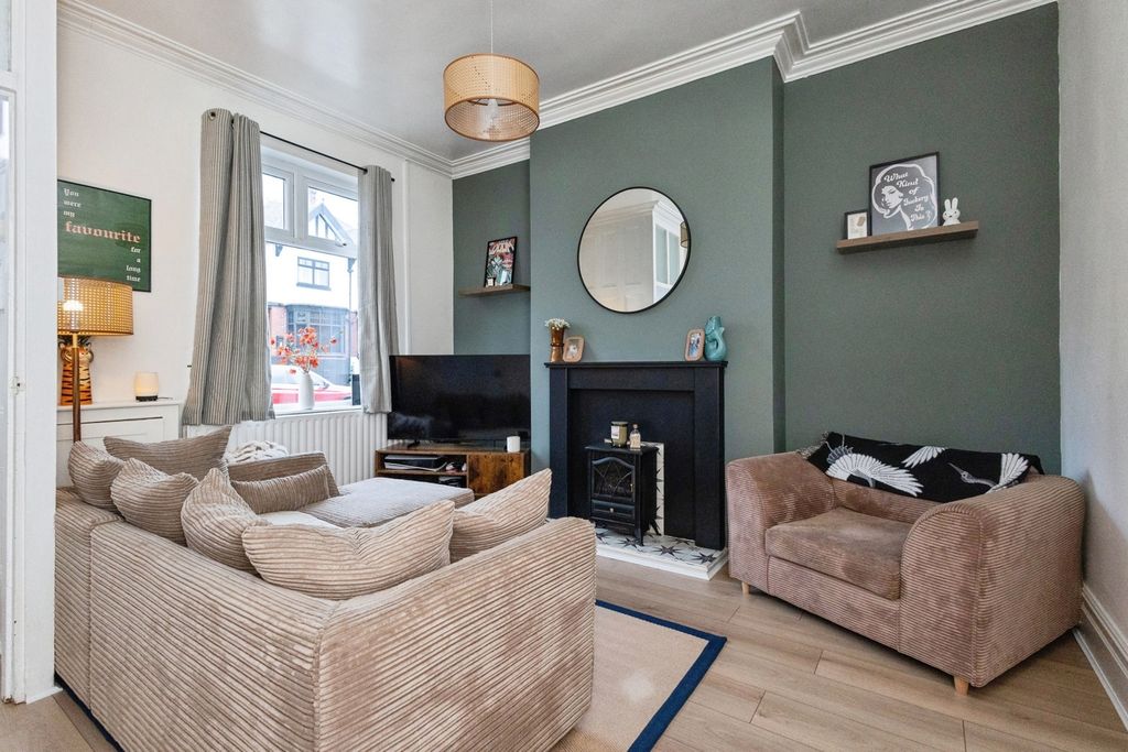 Property photo 3 of 16 Pbox-Img.Jpg