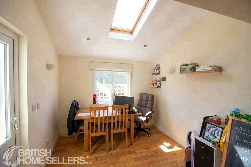 Property photo 3 of 16 Picture No. 09