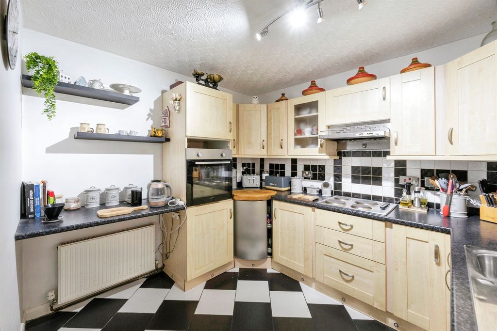 Property photo 3 of 15