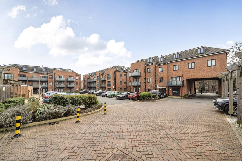 Property photo 2 of 9