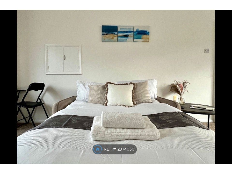 Property photo 2 of 26