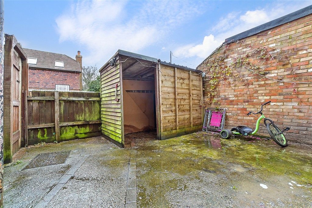 Property photo 1 of 12 Patio / Decking