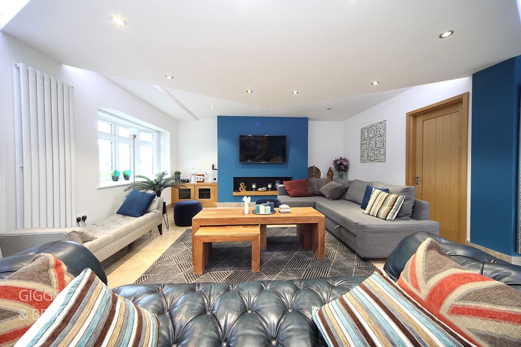 Additional image 13 of 4 bed detached house for saleOld Bedford Road, Luton, Bedfordshire LU2