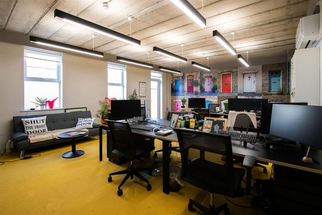 Property photo 2 of 12 Microsoftteams-Image (2).Png