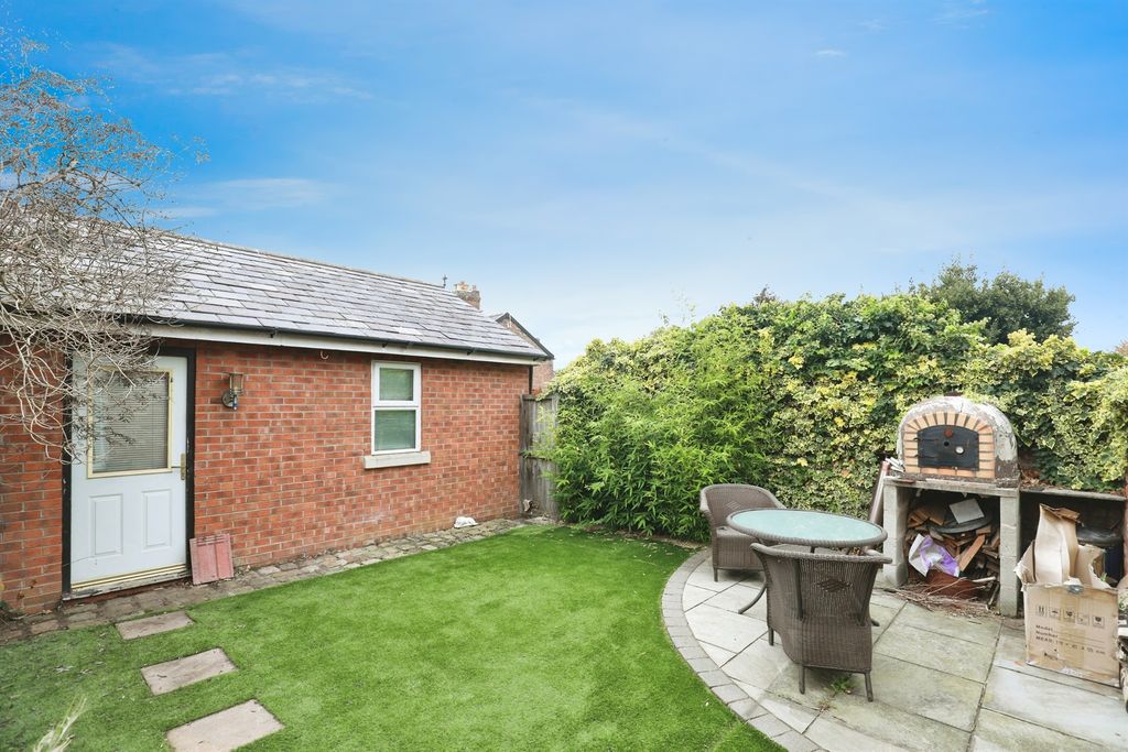 Property photo 3 of 17