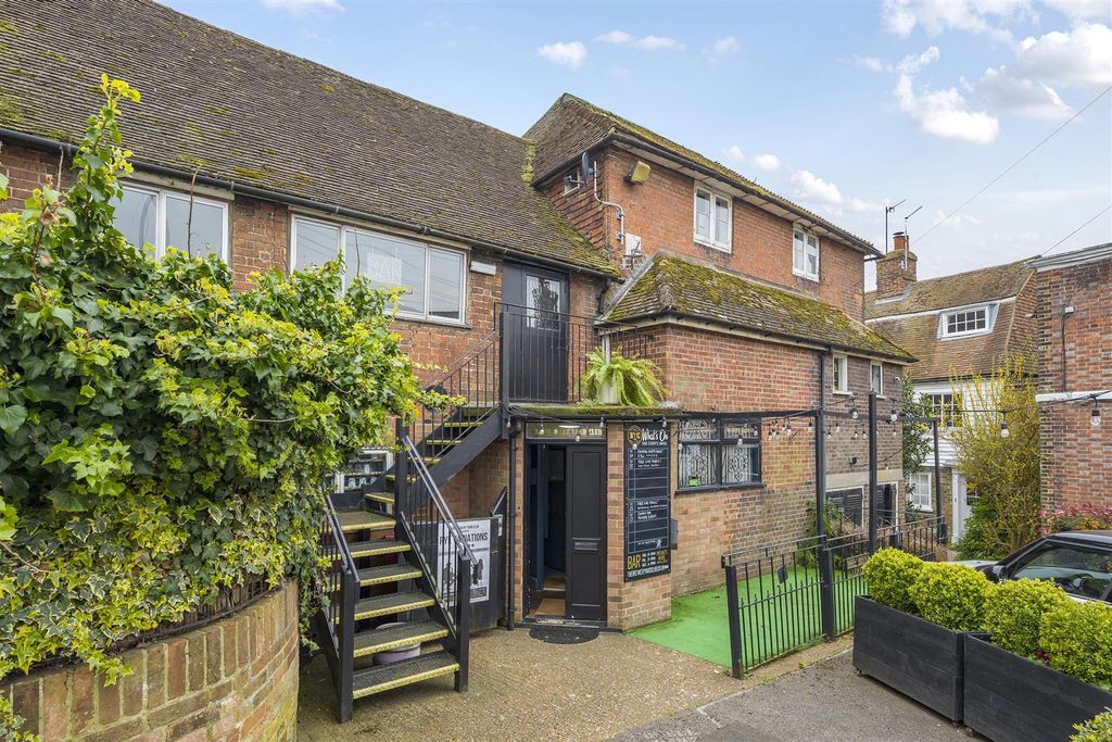 Property photo 1 of 10 Brewery-Yard-Club-Tn31 (18).Jpg