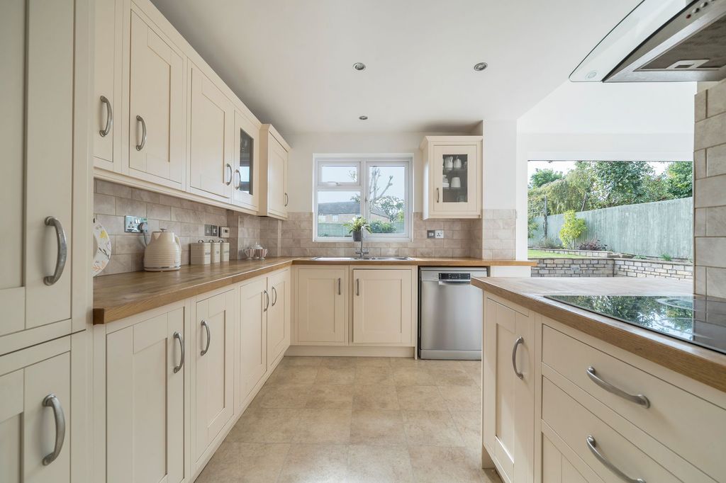 Property photo 3 of 23 Bright L Shaped Kitchen