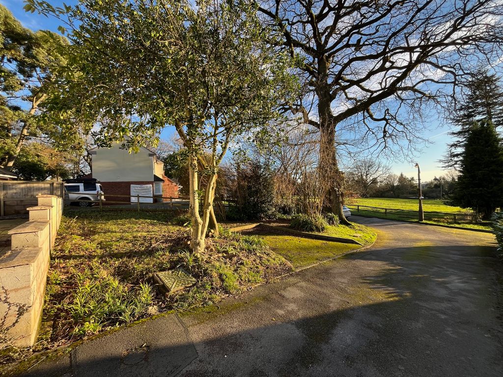 Property photo 2 of 19 Image