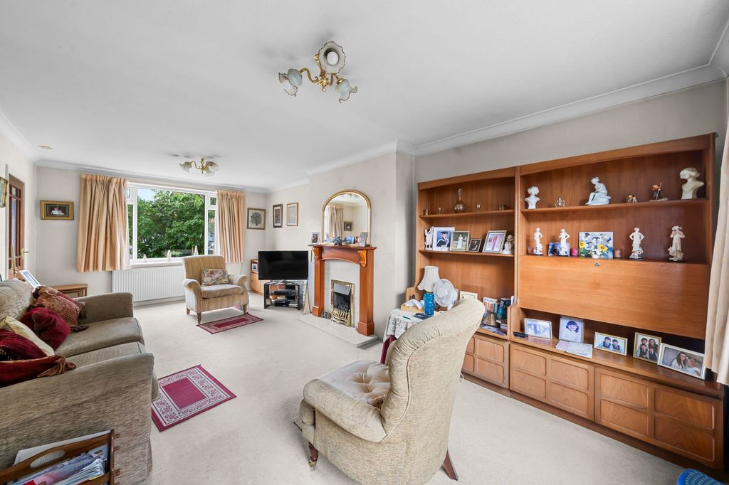 Property photo 2 of 17